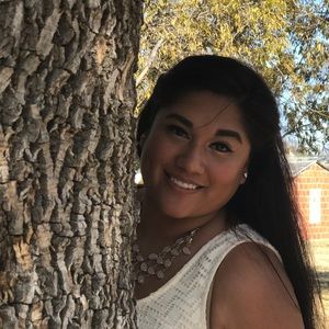 Meet your Posher, Stacy